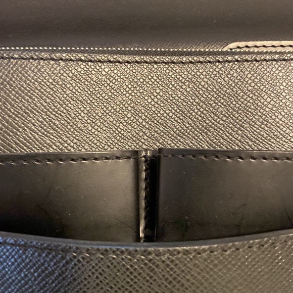 Louis Vuitton Taiga Men Briefcase - Picture 10 of 13